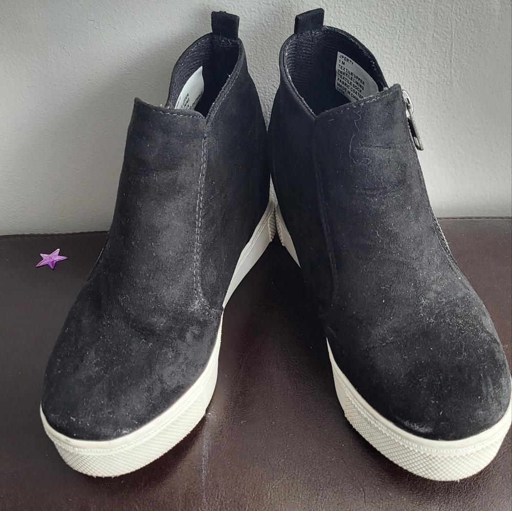 Steve Madden girls wedge black shoes size 1M